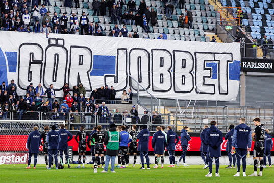 IFK Norrköpings supportar och spelare deppar
