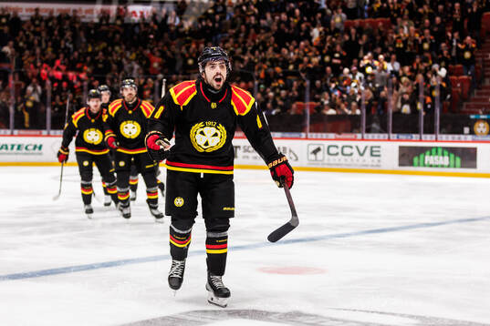 Brynäs Bobby Trivigno jublar