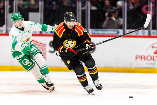 Rögles Felix Nilsson och Brynäs Michal Kempny