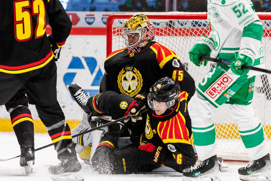 Brynäs målvakt Damian Clara och Linus Ölund