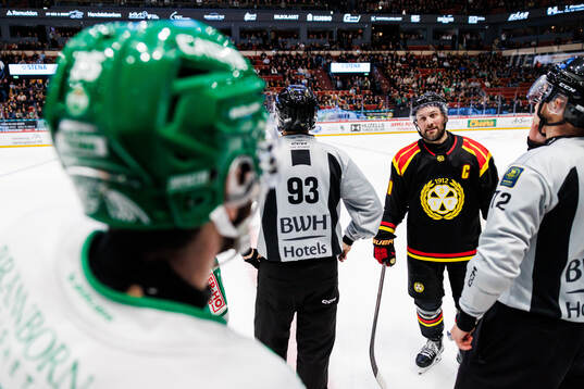 Rögles Mark Friedman och Brynäs Johan Larsson