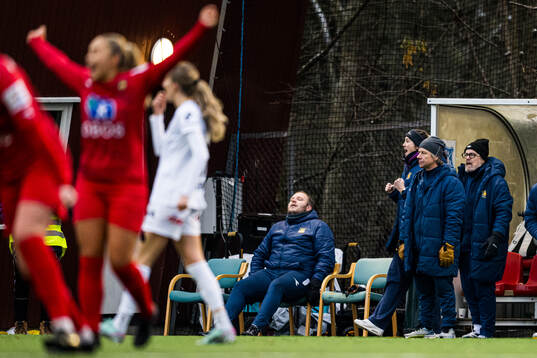 Head coach Geir Nordby of Røa at the final whistle