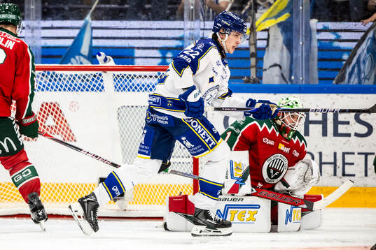 Leksands Lukas Vejdemo och Frölundas målvakt Lars