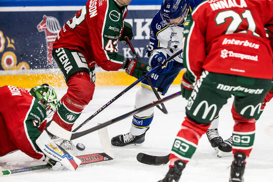 Frölundas målvakt Lars Johansson och Leksands Max