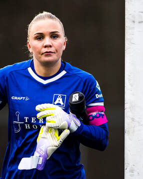 Goalkeeper Hanne Larsen of Åsane