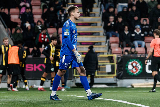 Örebros målvakt Jakub Ojrzynski deppar