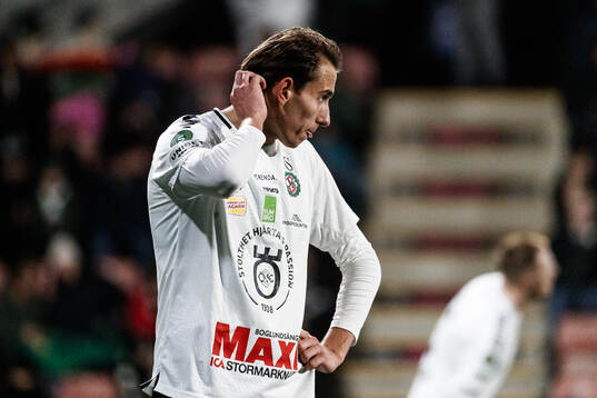 Örebros Melvin Bajrovic deppar