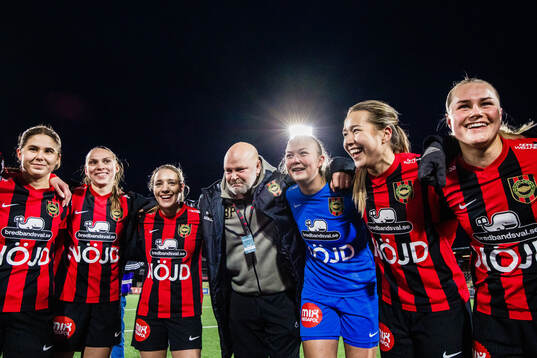 Brommapojkarnas sportchef Staffan Jacobsson (m) med Julia