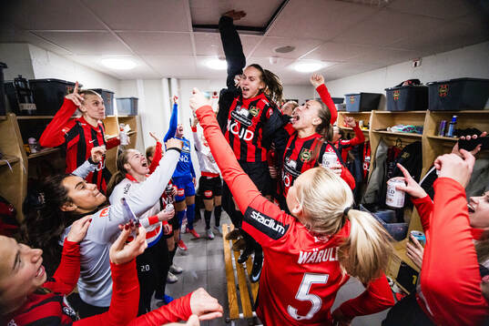 Brommapojkarnas Amanda Wulff, målvakt Emilia Johansson,