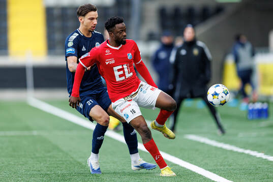 Utsiktens Kevin Rodeblad Lowe och Norrbys Azeez Temitope