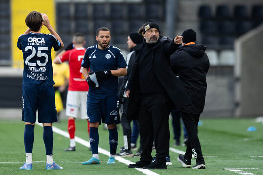 Utsiktens Malkolm Moenza  och tränare Bosko Orovic