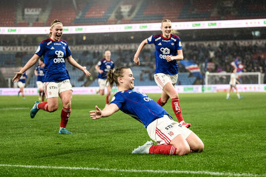 Olaug Tvedten of Vålerenga celebrates