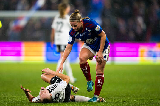 Elin Sørum of Rosenborg and Sædis Run Heidarsdottir of