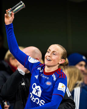 Michaela Kovacs of Vålerenga celebrates
