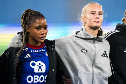 Mawa Sesay and goalkeeper Pia Grinde-Hansen of Vålerenga