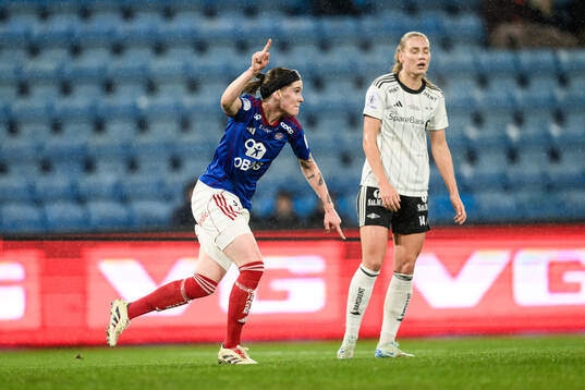 Linn Victoria Vickius of Vålerenga celebrates