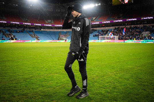 Head coach Robin Shroot of Rosenborg looks dejected