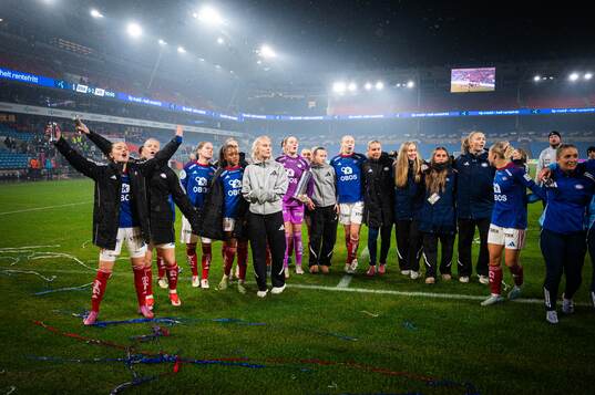 Players of Vålerenga celebrates with the trophy