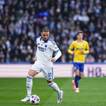 KØBENHAVN, DANMARK - 23. NOVEMBER 2025: Jordan Larsson FCK