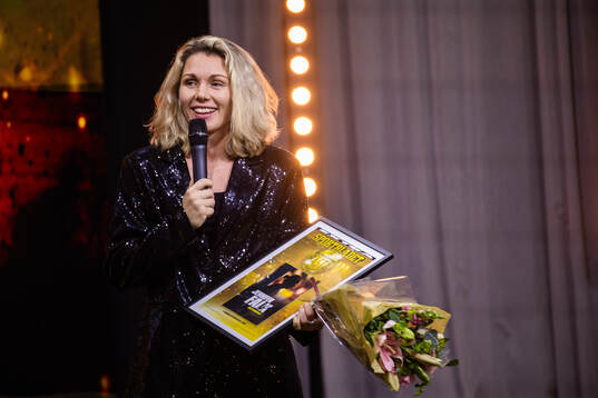 Jennifer Falk, Häcken, tilldelas priset för årets