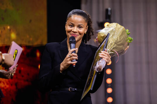 Felicia Schröder, Häcken, tilldelas priset för årets MVP