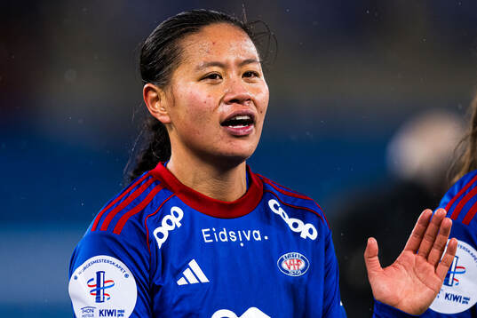 Ylinn Tennebø of Vålerenga celebrates