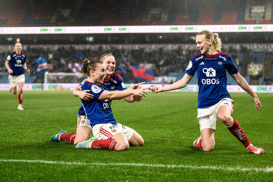Olaug Tvedten of Vålerenga celebrates
