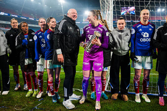 Head coach Nils Lexerød and goalkeeper Tove Enblom of