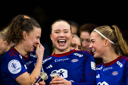 Synne Skinnes Hansen, Arna Eiriksdottir and Sædis Run