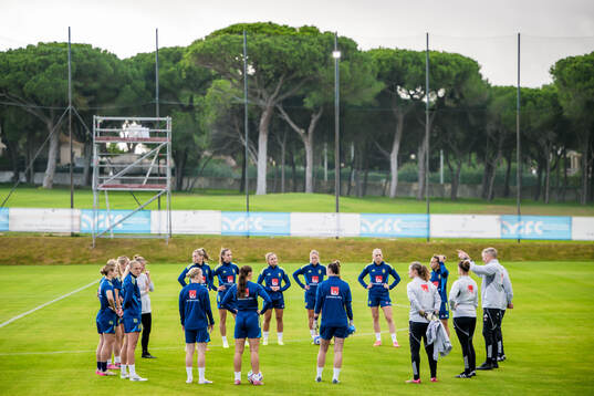 Players of the women's national football team of Sweden at