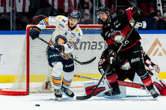 Växjös Felix Robert och Malmö Redhawks Seth Barton
