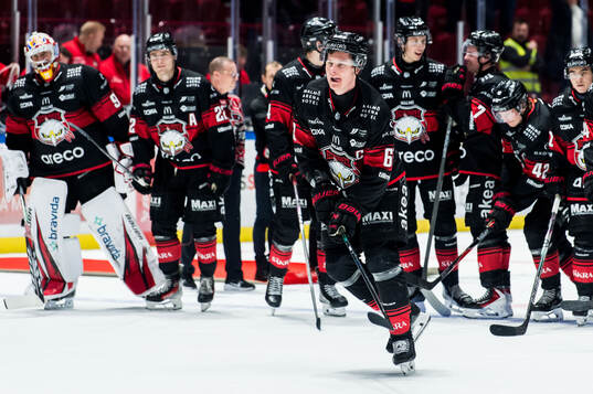 Malmö Redhawks Fredrik Händemark jublar