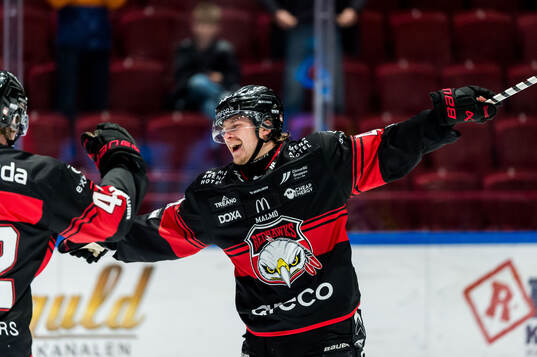 Malmö Redhawks Lauri Pajuniemi jublar