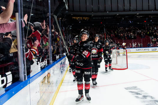 Malmö Redhawks Thomas Berg Paulsen jublar