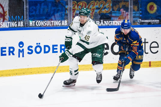 Färjestads Filip Roos och Djurgårdens Mathias Emilio