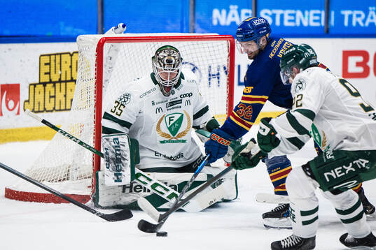 Färjestads målvakt Melker Thelin och Djurgårdens Marcus