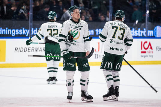 Färjestads Gabriel Carlsson deppar