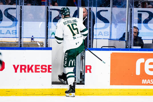 Färjestads Jack Berglund blir utvisad