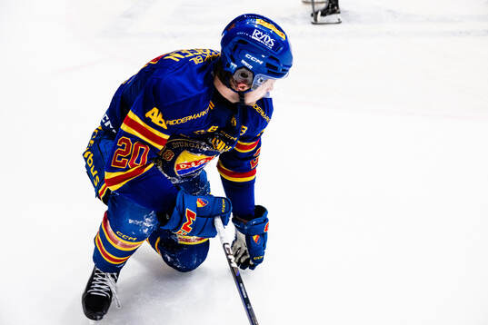 Djurgårdens Mathias Emilio Pettersen har ont