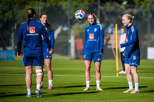 Hanna Lundkvist and Anna Sandberg of the women's national