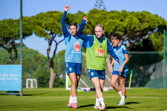 Rosa Kafaji and Anna Sandberg of the women's national