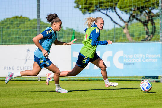 Felicia Schröder and Elma Junttila Nelhage of the women's