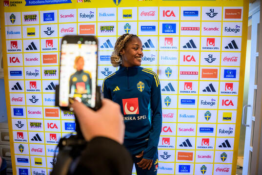 Evelyn Ijeh of the women's national football team of Sweden