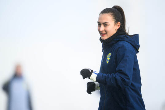 Bläddra bland fler bilder av Football, Women's Under-23, Sweden, Training