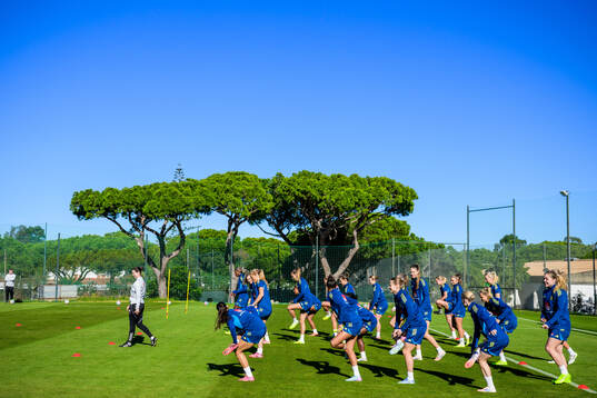 Players of the women's national football team of Sweden