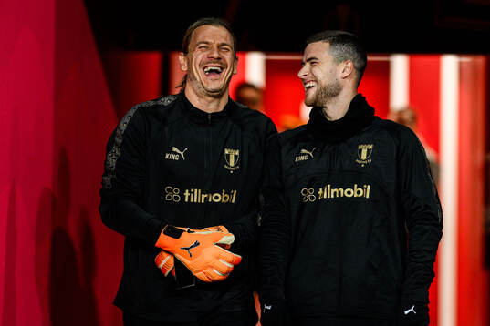 Goalkeeper Johan Dahlin and Gabriel Busanello