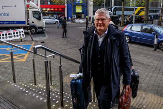 Chairman Anders Pålsson arrives at the hotel