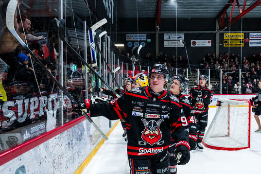 Nybros spelare jublar
