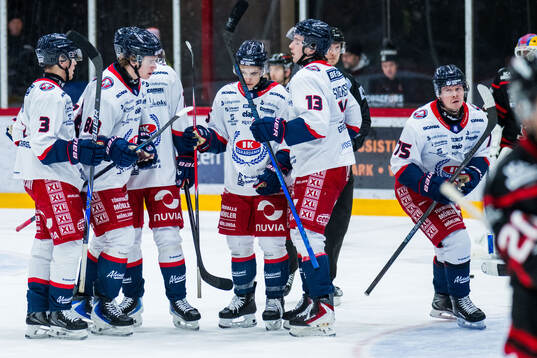 Oskarshamns Teemu Olavi Lepaus jublar