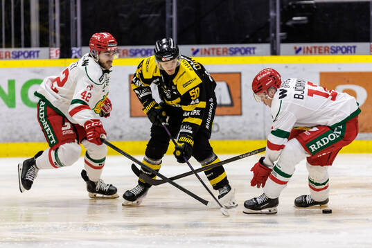 Moras Brayden Tracey och Filip Björkman och Västerås